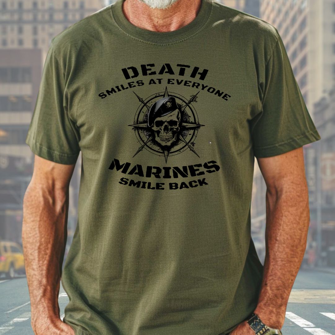 MARINE T-SHIRT - DEATH SMILES AT EVERYONE MARINES SMILE BACK