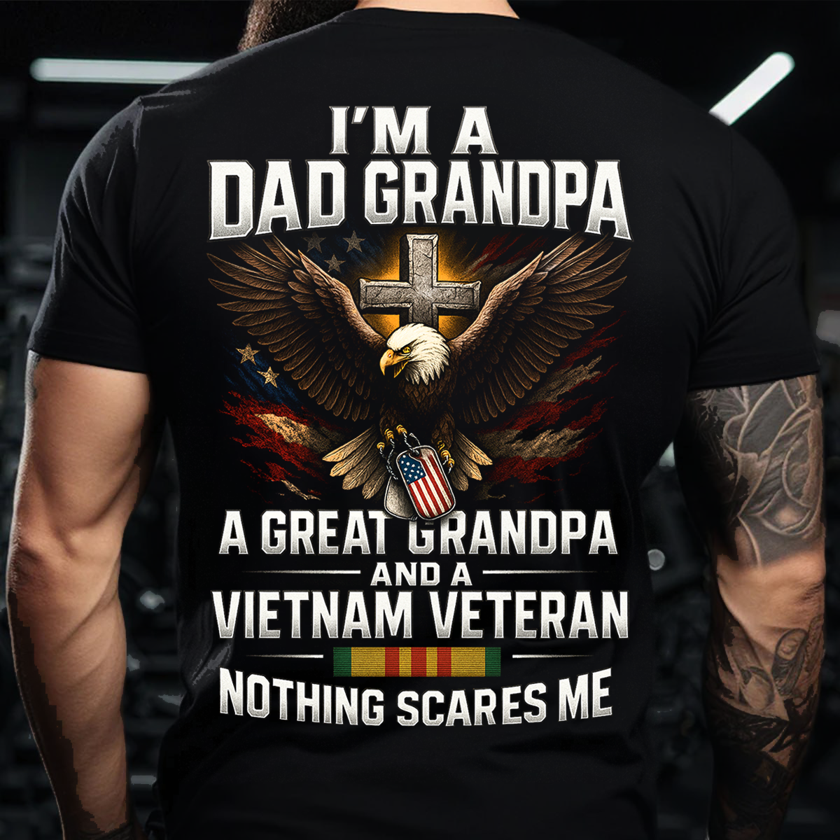 Proud Dad and Grandpa Eagle Design- Vietnam War Veteran T-Shirt – Patriotic Veteran Gift